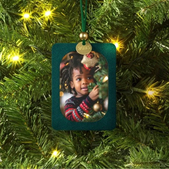 NWT Wondershop Velvet Dark Green 2025 Picture Frame Christmas Tree Ornament - Picture 5 of 5
